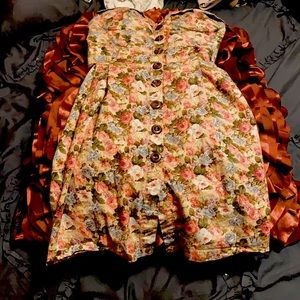 Really nice dress vintage look with brown buttons